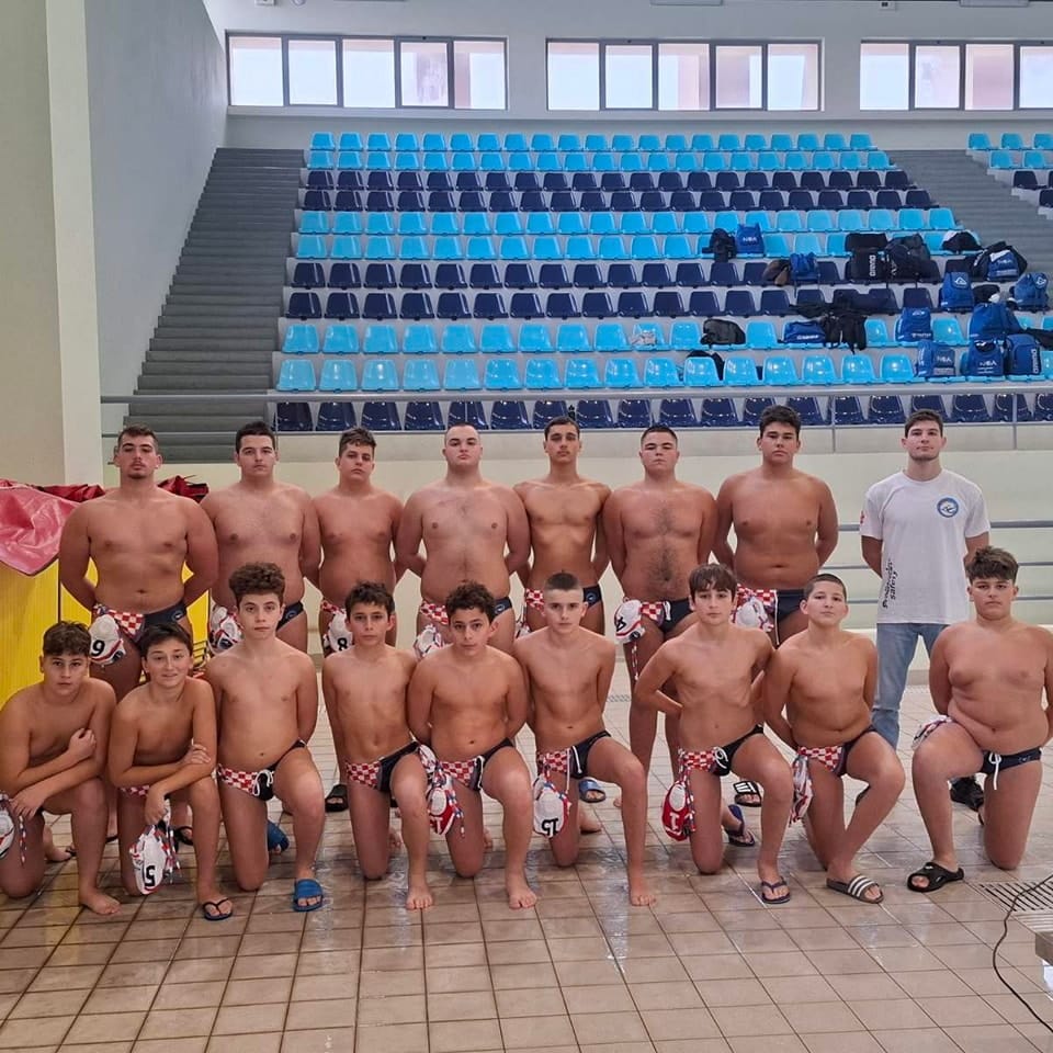 https://foivoswaterpolo.gr/wp-content/uploads/2025/09/497305179_1251718270296303_6613648805128538109_n.jpg